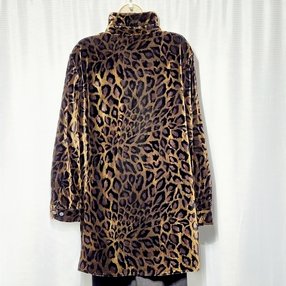 VTG Denim&Co. Shimmering Velvet Leopard Print Long Sleeve Button Down Top (L) - Picture 5 of 9
